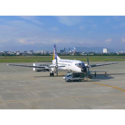 YS-11＠徳島空港（2005年9月29日撮影）