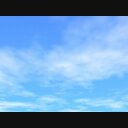 青空に雲（奥から手前）