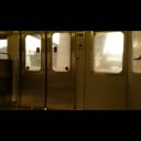 フリー動画素材 夕日が差し込む走行中の電車内 車両の端 113系 国電 ニコニ コモンズ