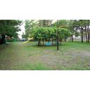 【背景用】雨宿りできる公園とベンチ【資料】